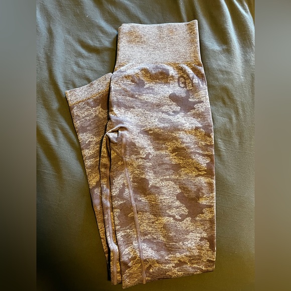 Purple Gymshark Scrunch Leggings - Picture 2 of 2